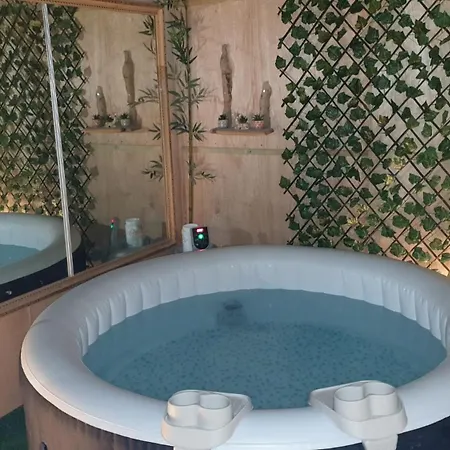 Le Vesuve Avec Jaccuzi Saint-Genis-de-Saintonge