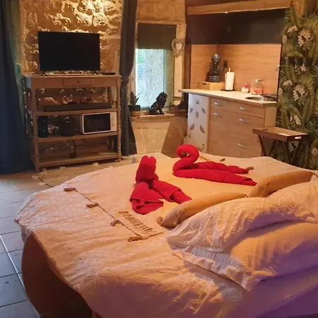 Le Vesuve Avec Jaccuzi Saint-Genis-de-Saintonge
