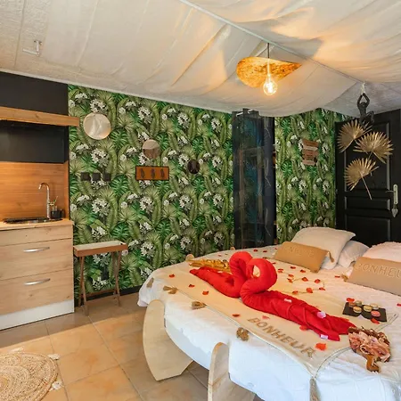 Le Vésuve Avec Jaccuzi Saint-Genis-de-Saintonge