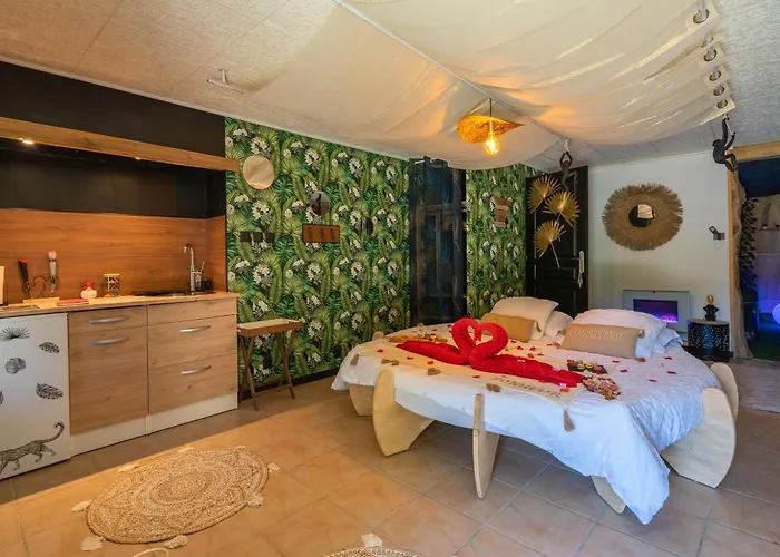 Le Vésuve Avec Jaccuzi Saint-Genis-de-Saintonge