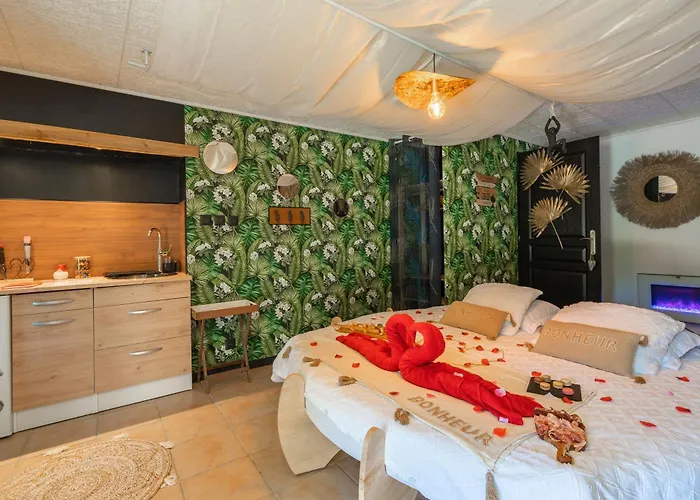 Le Vésuve Avec Jaccuzi Saint-Genis-de-Saintonge