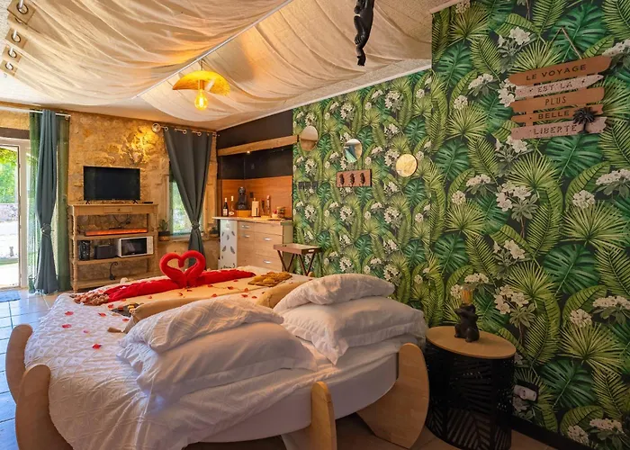 Le Vésuve Avec Jaccuzi Saint-Genis-de-Saintonge